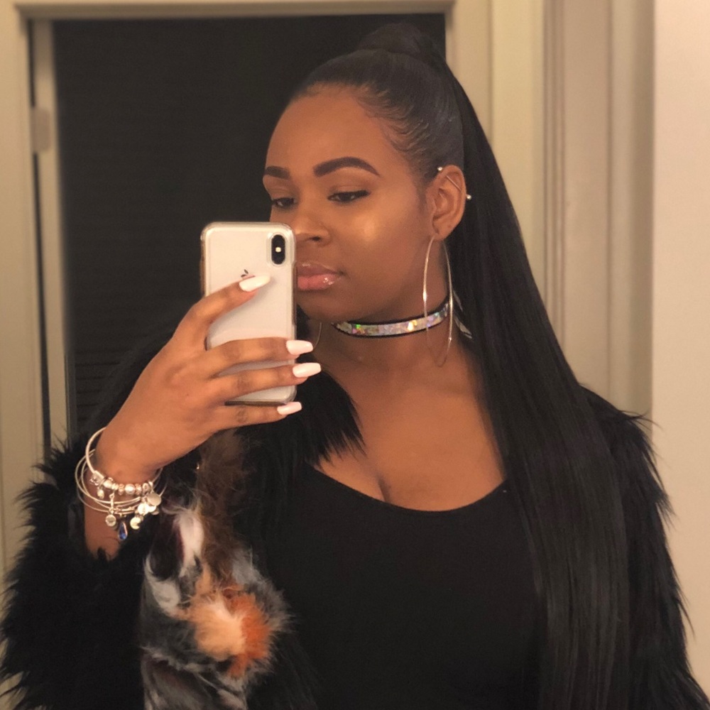 Meet your Posher, Mara